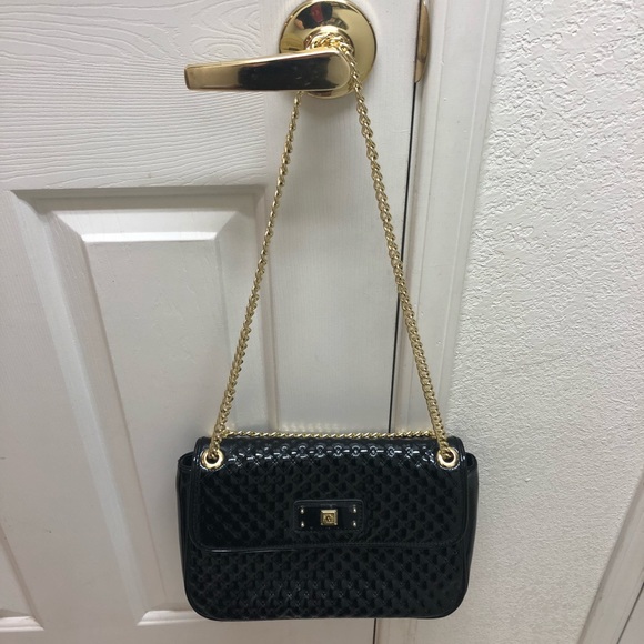 Shiny quilted Anne Klein purse, 2 length chain - Picture 4 of 7